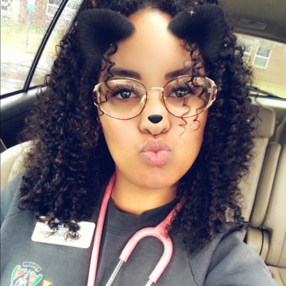 Meet your Posher, Ahlima - Picture 4 of 8